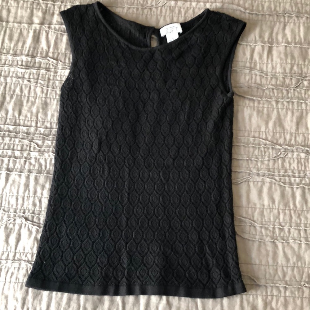 Sleeveless dress shirt